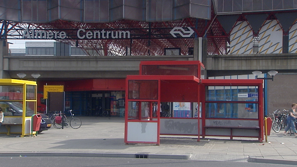 232397_almere_bushokje-1.jpg