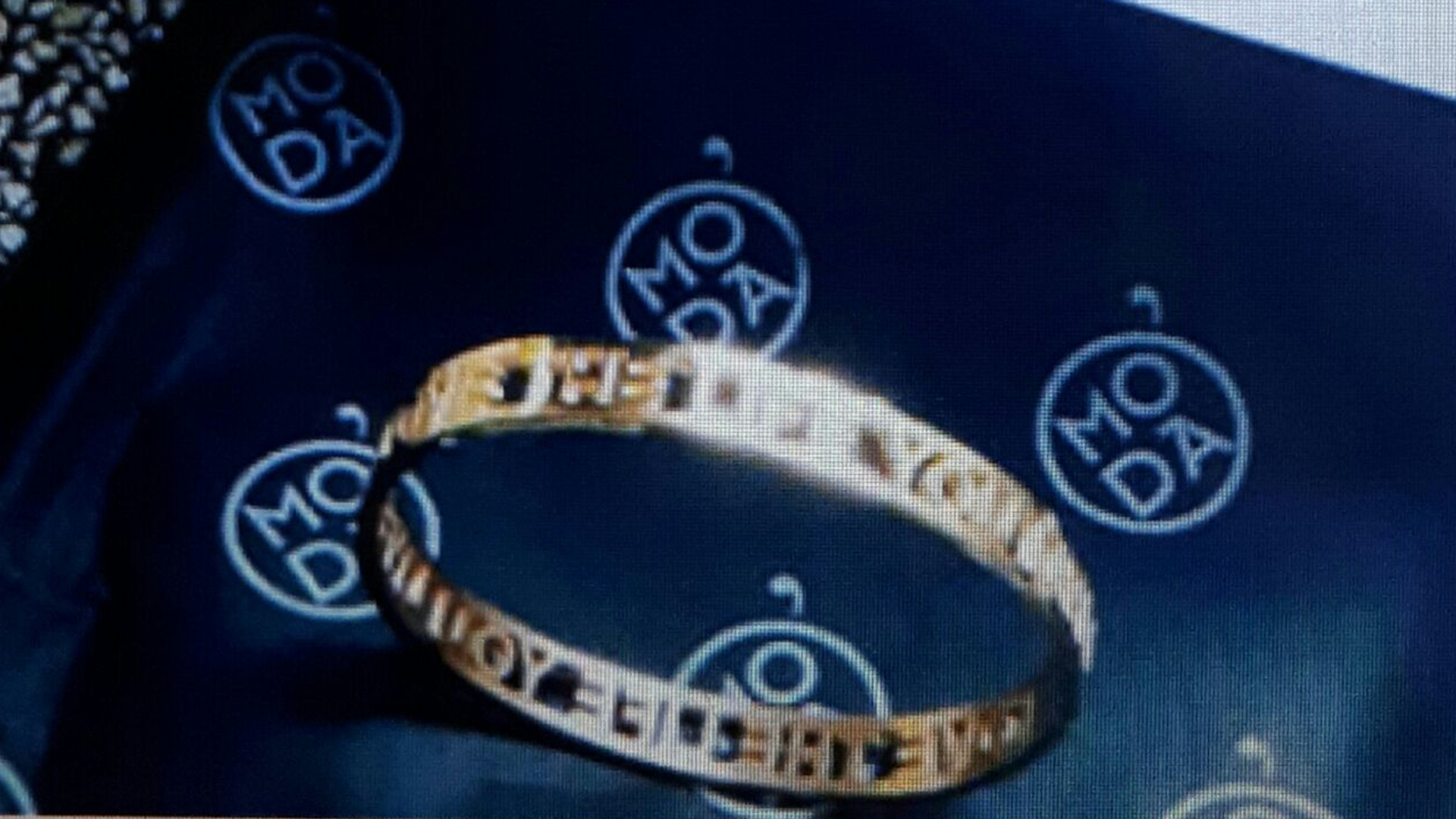 118045_rockanje_armband.jpg
