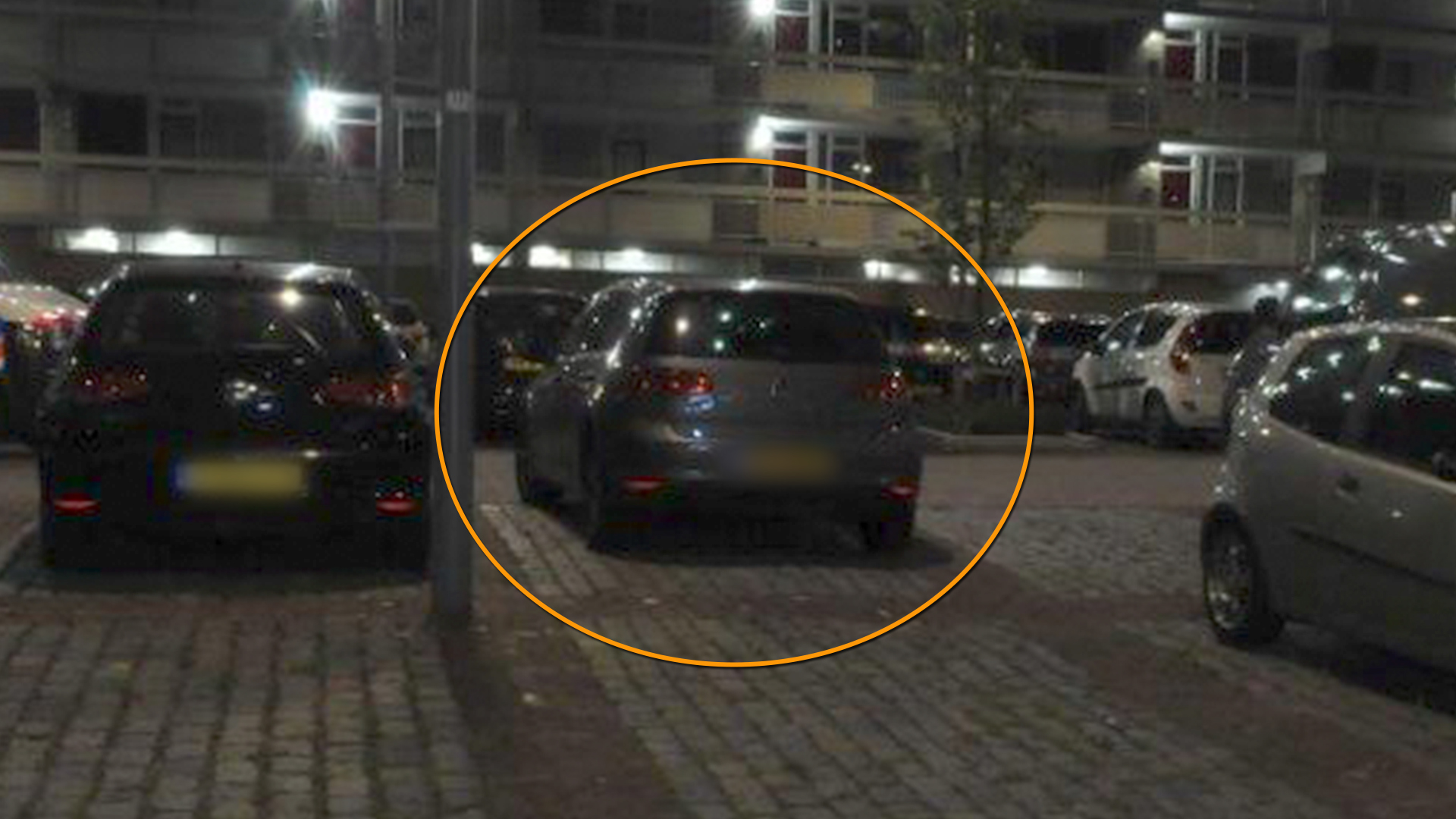 117275_parsa010_vluchtauto1_.jpg