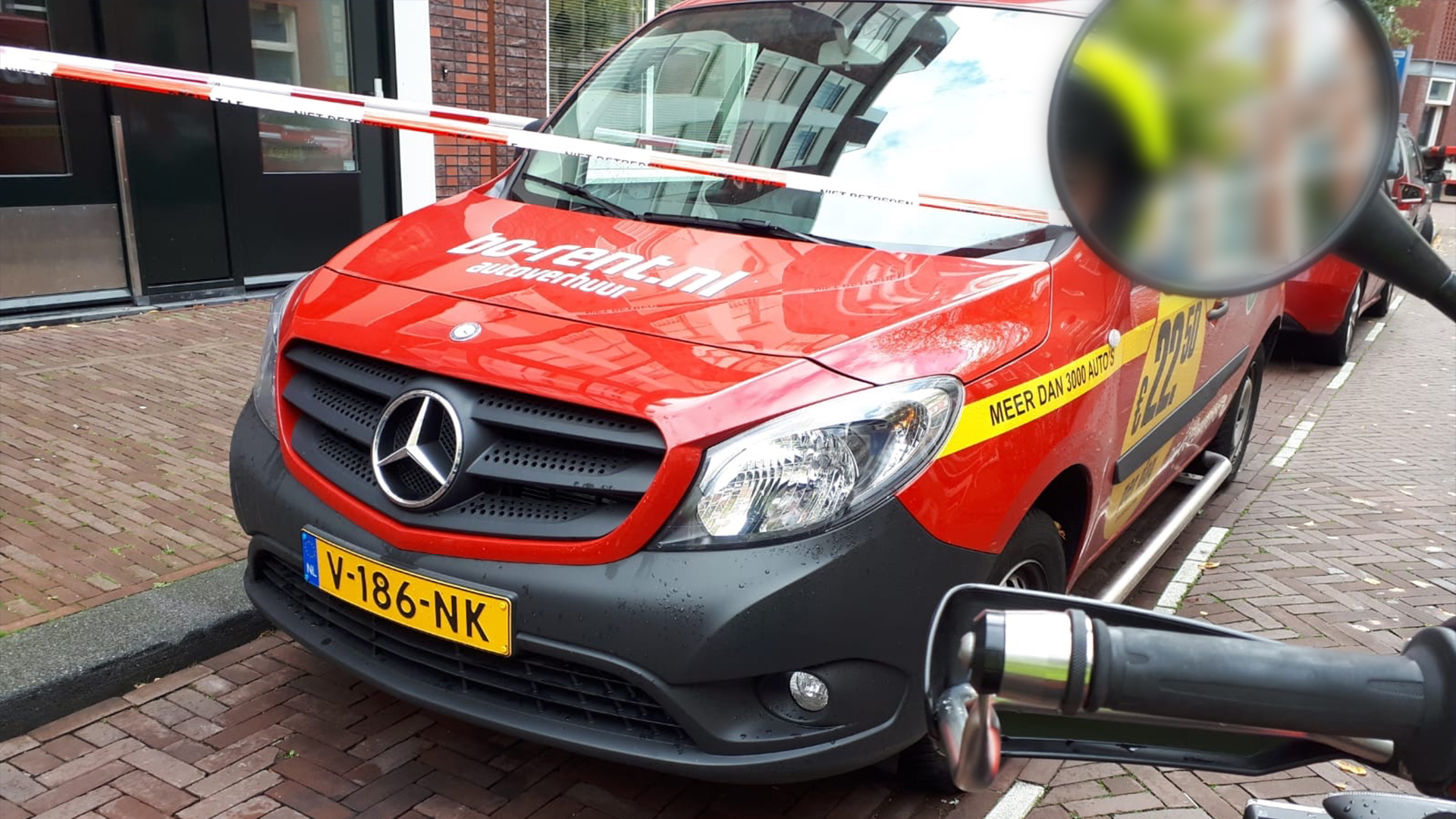 118441_amstrdm_sttsldn_mercedes.jpg