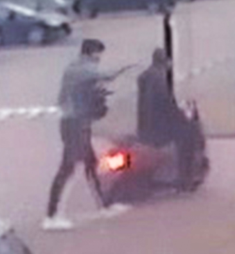 202100_amstrdm_sig.jpg