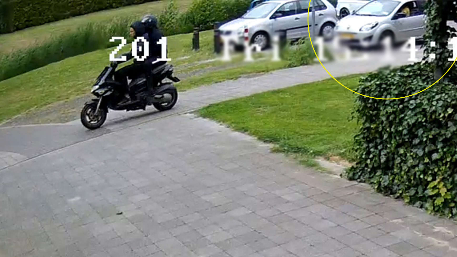 119294_vianen_getuigeauto.jpg