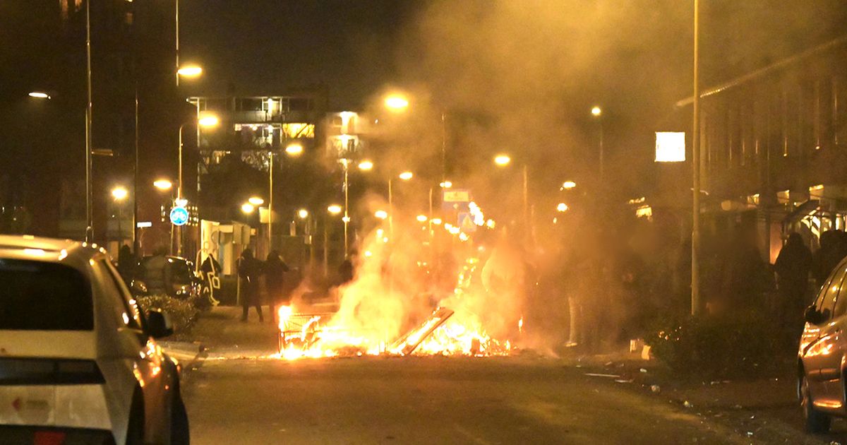 Hevige rellen op oudjaarsavond in wijk Tuinzigt