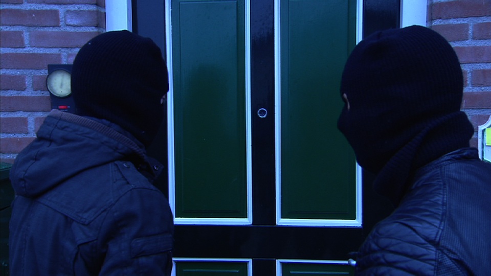 Gewelddadige overval bejaarde mannen (75 en 90) in hun huis aan de IJsseldijk