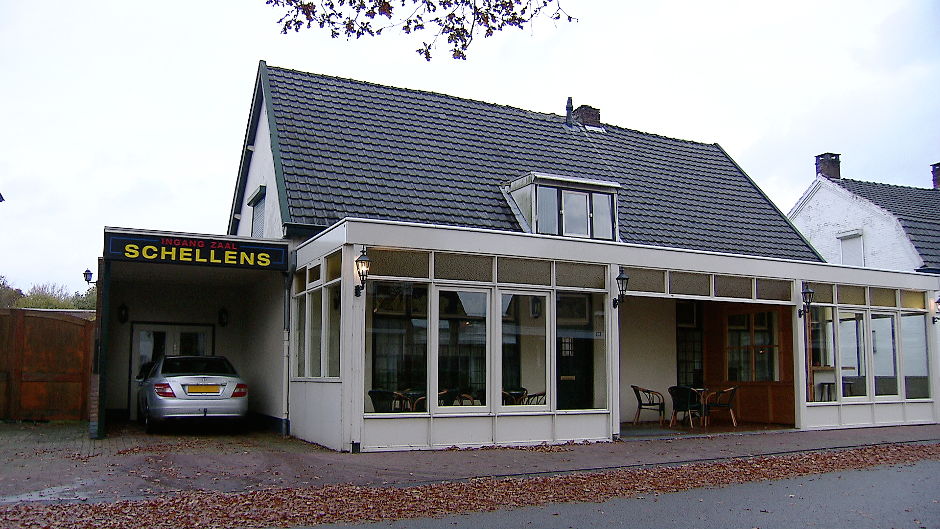 nuenenf_carport.jpg