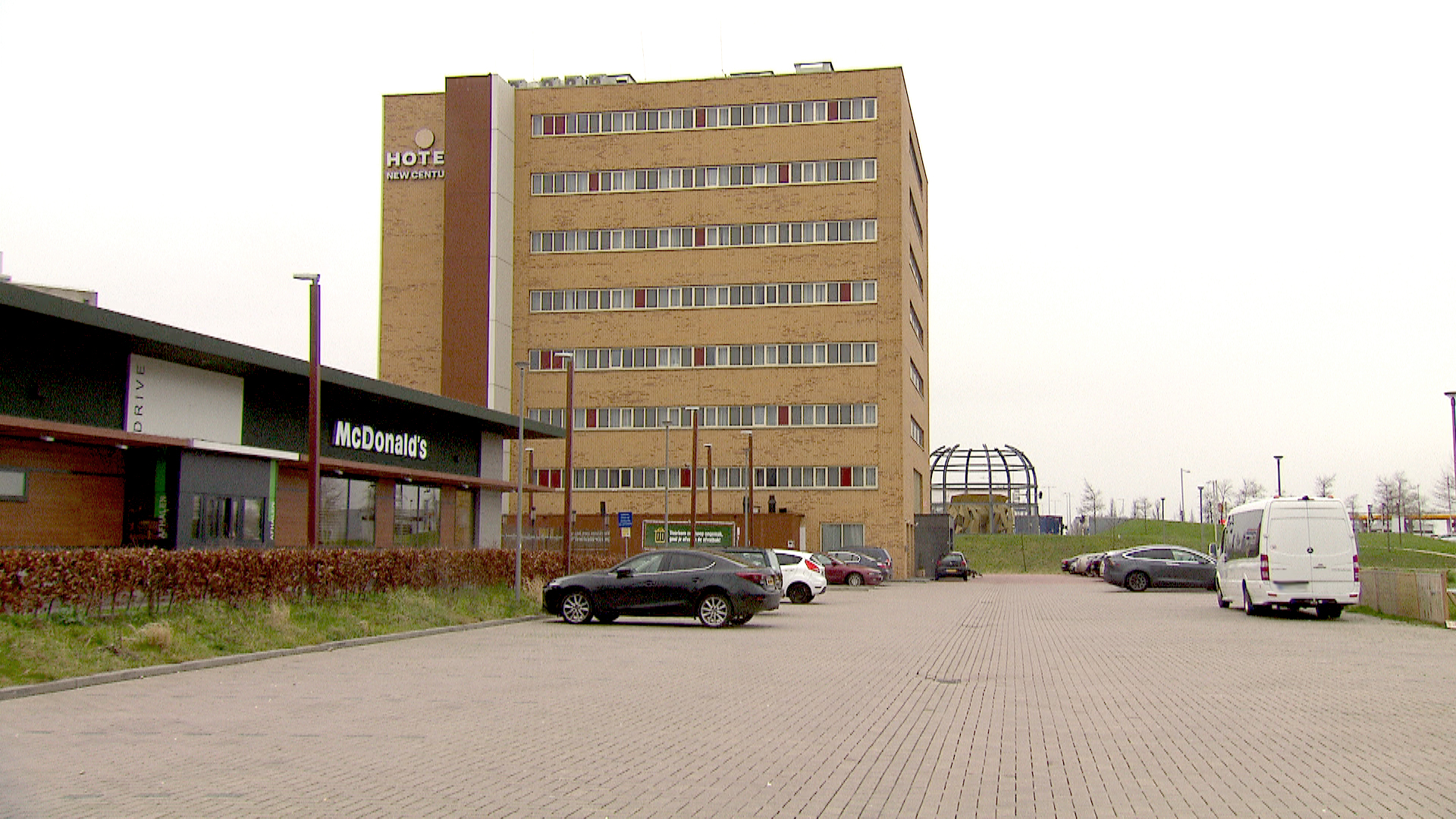 119143_breda_plek_auto.jpg
