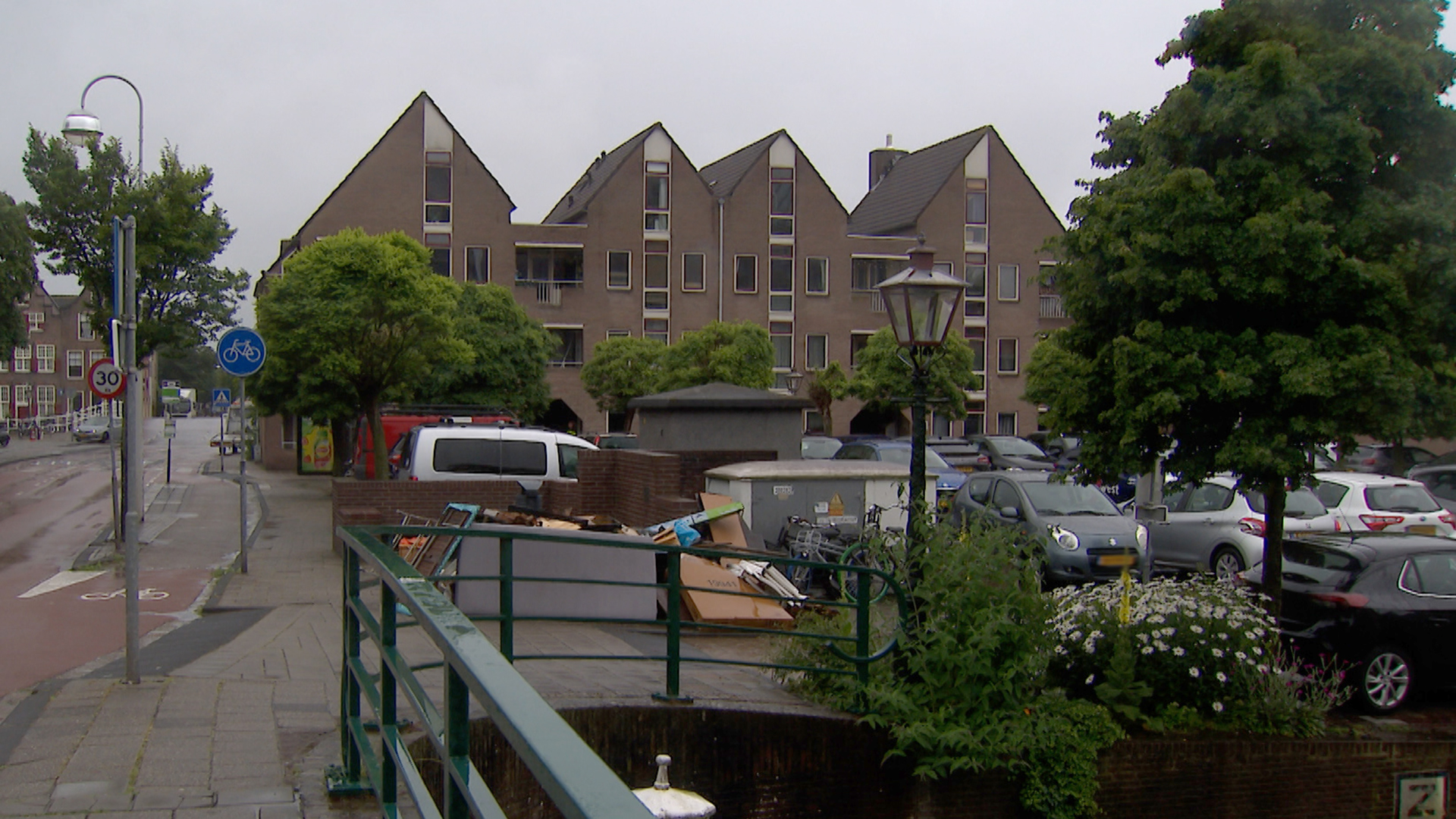 242275 Leiden P D2